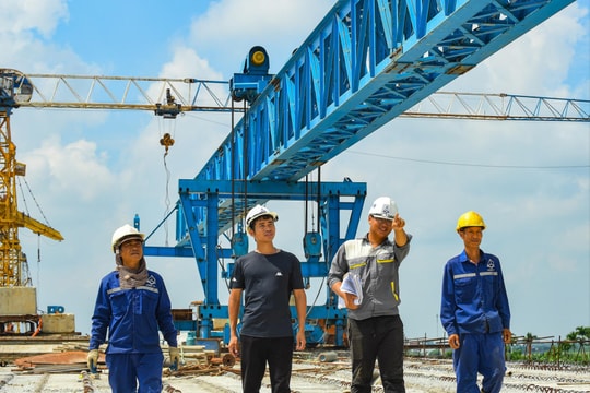 Tết Độc lập trên công trường thi công cầu Bắc Hưng Hải