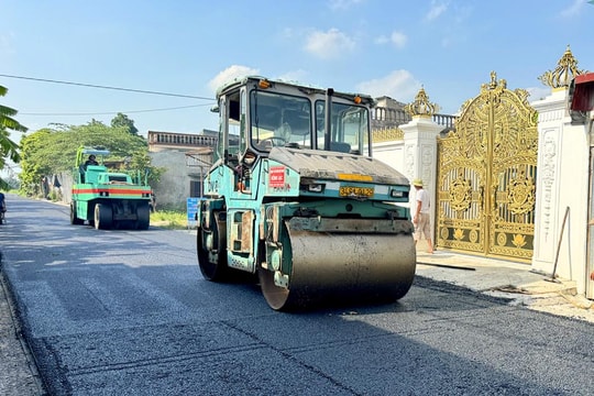 Đường xã Quang Trung (Tứ Kỳ) đã được trải nhựa