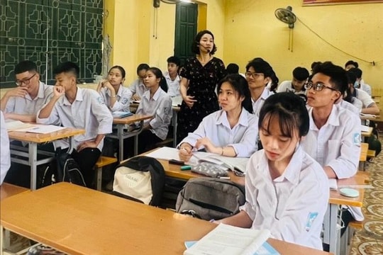 Học sinh THCS Hải Dương được trải nghiệm làm phóng viên về phòng, chống thiên tai