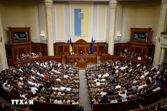 Ít nhất 6 quan chức trong Nội các Ukraine nộp đơn từ chức