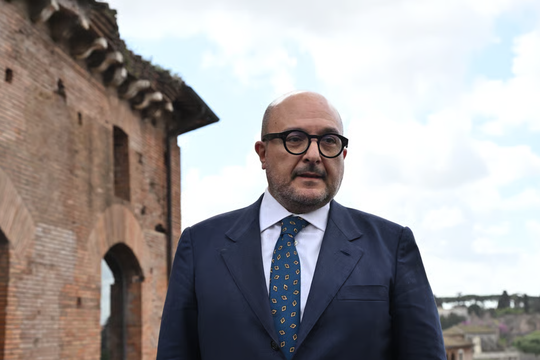 Bộ trưởng Văn hóa Italy nộp đơn từ chức sau bê bối ngoại tình