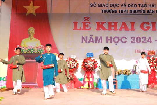 Học sinh Hải Dương hân hoan trong ngày khai giảng năm học mới