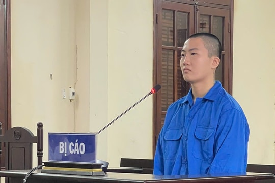 Đi nhờ vệ sinh rồi lấy trộm máy vi tính xách tay