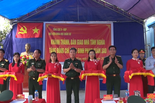 Khánh thành, bàn giao nhà tình nghĩa cho bệnh binh ở xã Vĩnh Hồng (Bình Giang)