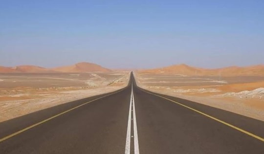Con đường thẳng dài nhất thế giới: Gần 240km không một khúc cua