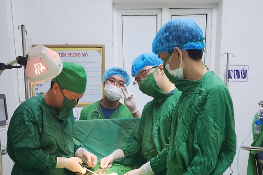 Trung tâm Y tế huyện Thanh Miện cấp cứu thành công một cháu bé bị viêm ruột thừa cấp trong đêm bão mất điện
