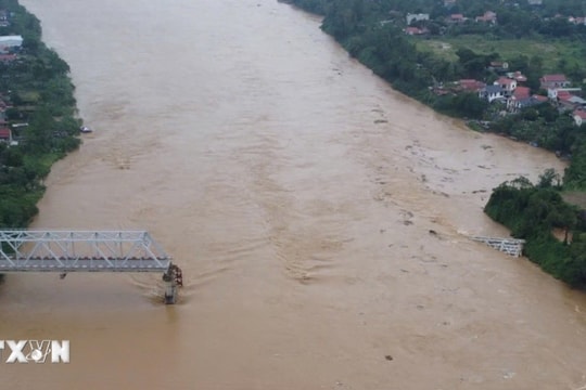 Cầu Phong Châu xây dựng khi nào, có trọng tải bao nhiêu?