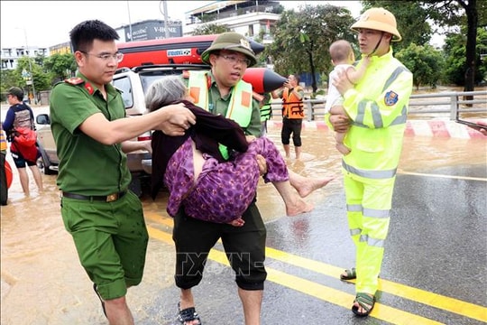 Bảo đảm đủ thuốc cho các tình huống y tế bị ảnh hưởng bởi bão, lũ, dịch bệnh