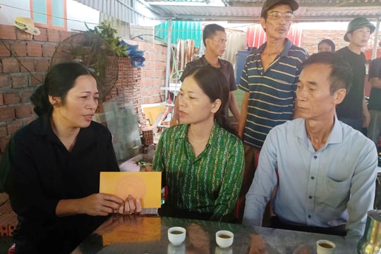 Thị xã Kinh Môn thăm hỏi gia đình nạn nhân tử vong do lật tàu ở Quảng Ninh