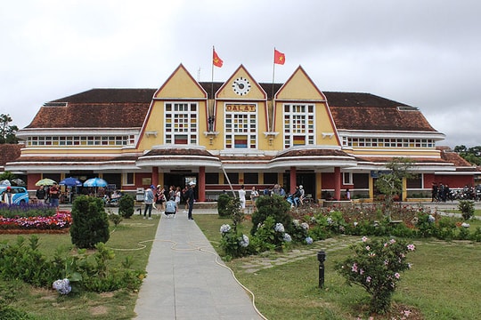 Vé tham quan ga Đà Lạt tăng 10 lần