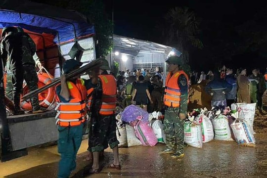 Vỡ đê sông Lô đoạn qua huyện Sơn Dương, tỉnh Tuyên Quang