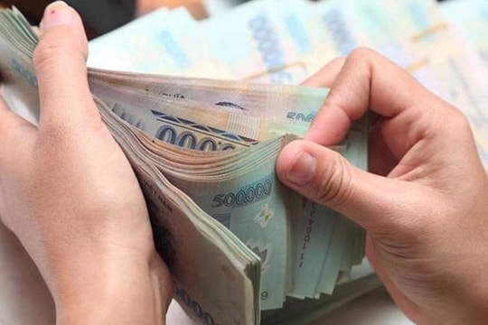 Phải nghỉ việc do mưa lũ, người lao động có được hưởng lương?