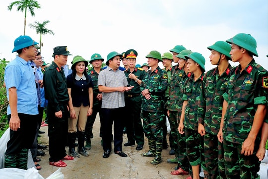 Bí thư Tỉnh ủy Trần Đức Thắng động viên lực lượng hỗ trợ Hải Dương phòng chống lũ