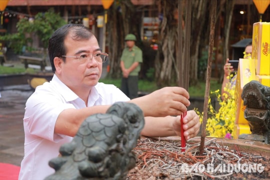 Lễ cáo yết mở hội mùa thu Côn Sơn - Kiếp Bạc