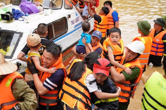 Trẻ em dễ chấn thương tâm lý sau thiên tai, bão lũ