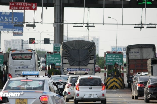 Đề nghị miễn phí BOT đường bộ với các xe chở hàng hóa cứu trợ lũ lụt