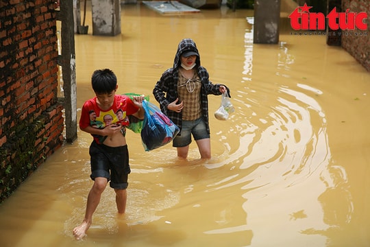 Lũ trên các sông Bắc Bộ xuống chậm