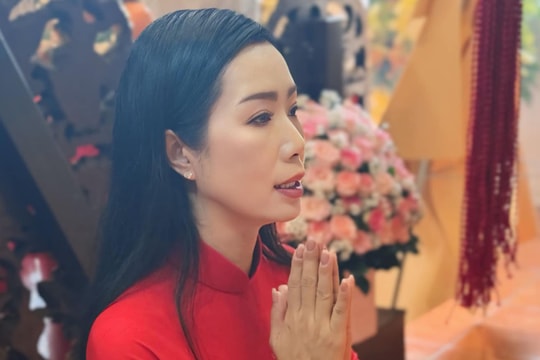 Giới sân khấu tề tựu ngày giỗ tổ