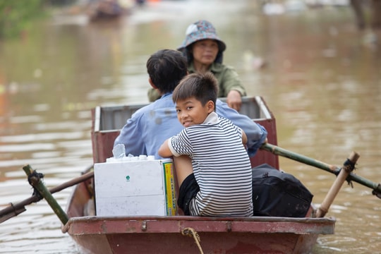 Nghĩa tình người Hải Dương trong bão lũ