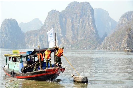 Quảng Ninh với chiến dịch "3 ngày làm sạch Vịnh Hạ Long"