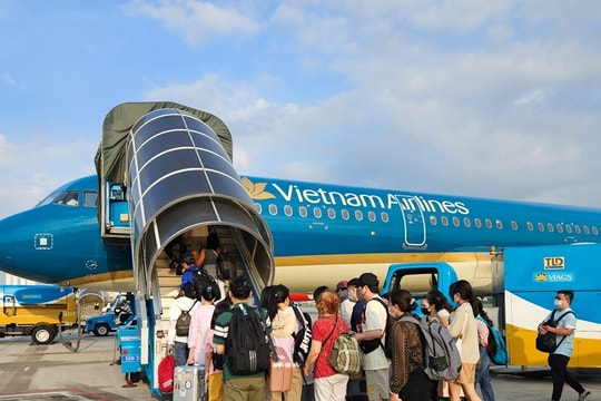 Vietnam Airlines Group mở bán 1,5 triệu vé máy bay dịp Tết Nguyên đán 2025
