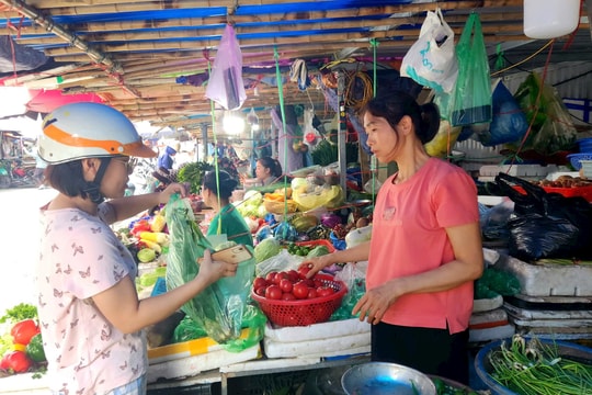 Rau xanh tại Hải Dương đắt đỏ sau bão lũ