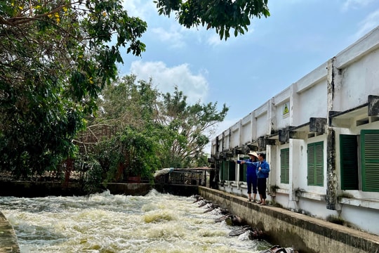 Nhiều trạm bơm tại Hải Dương hoạt động hết công suất để tiêu úng nội đồng