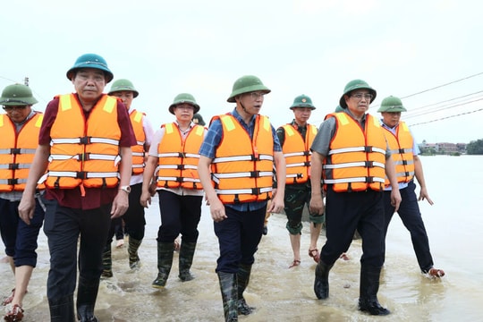 Áp thấp nhiệt đới mạnh lên thành bão trong 24 giờ tới, Thủ tướng yêu cầu ứng phó