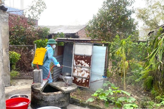Bộ Y tế cấp 1.500 kg CloraminB hỗ trợ Hải Dương khử khuẩn môi trường vùng ngập lụt