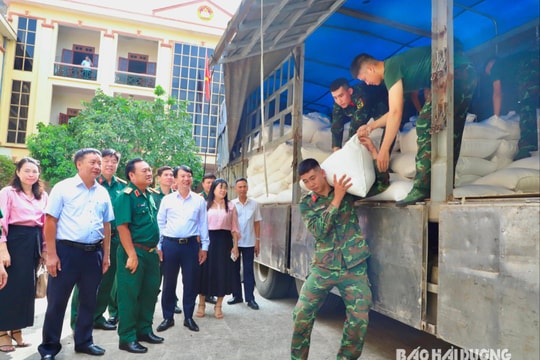 Vượt gần 1.700 km, đoàn công tác Bộ Tư lệnh Quân khu 7 tới Hải Dương hỗ trợ nhân dân bị thiệt hại do bão số 3