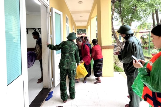 Nguy cơ sạt lở núi trong đêm, Quảng Trị di dời khẩn cấp 84 hộ dân