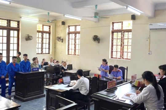 3 nam thanh niên cùng 1 nữ thiếu niên vào tù vì tổ chức sử dụng ma túy tập thể trong phòng trọ ở Chí Linh