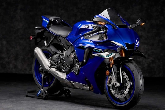 Yamaha R1 và R1M phiên bản mới giá từ 19.000 USD