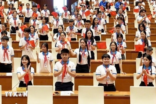 "Quốc hội trẻ em": Thảo luận về tác hại của chất kích thích và bạo lực học đường