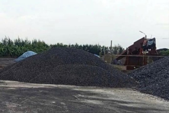 Tước giấy phép hoạt động của 3 doanh nghiệp tập kết vật liệu tại bãi sông Kinh Thầy (Nam Sách) trong mùa mưa lũ