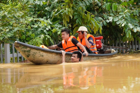 Up to 5 more storms, tropical depressions forecast off Vietnam's coast by year end