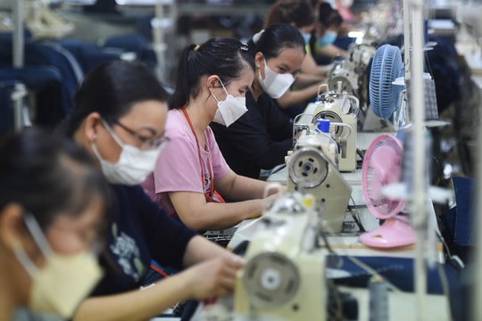 Nhà máy sắp xếp sản xuất để công nhân nghỉ Tết thuận lợi