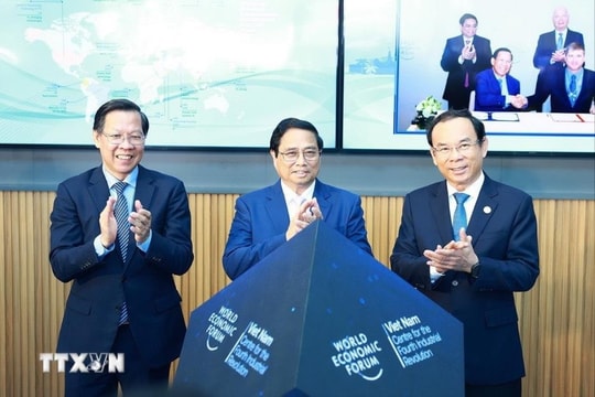 Thủ tướng dự Lễ khánh thành Trung tâm Cách mạng công nghiệp lần thứ 4