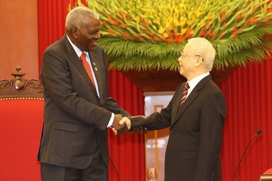 Vietnam, Cuba strengthening special solidarity