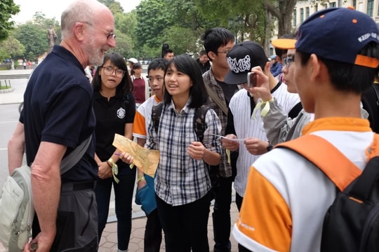Tiếng Anh không chỉ là "cần câu cơm"