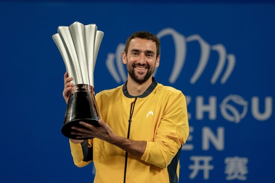 Tay vợt đứng thứ 777 thế giới vô địch ATP Tour