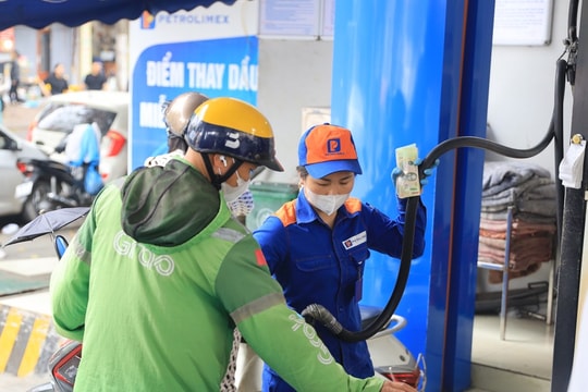 Giá xăng dầu trong nước tăng mạnh, RON95-III lên ngưỡng 20.520 đồng/lít