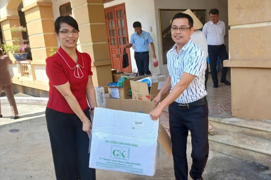 Hội Nông dân Hải Dương phân bổ hạt giống rau cho các địa phương khôi phục sản xuất sau bão