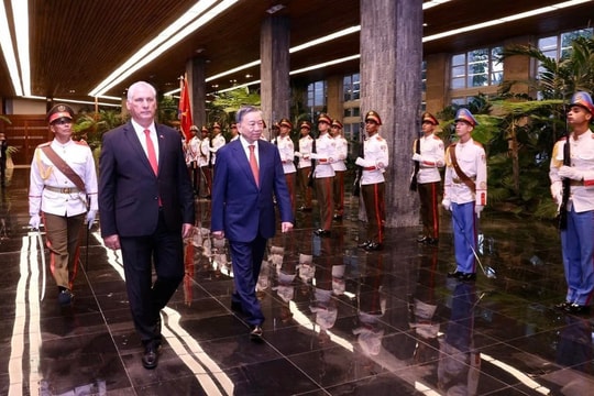 Bí thư Thứ nhất, Chủ tịch nước Cộng hòa Cuba Miguel Díaz-Canel Bermudez chủ trì Lễ đón trọng thể Tổng Bí thư, Chủ tịch nước Tô Lâm