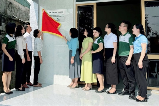 2 hội viên phụ nữ khó khăn ở xã Long Xuyên (Bình Giang) được hỗ trợ xây nhà “Mái ấm tình thương”