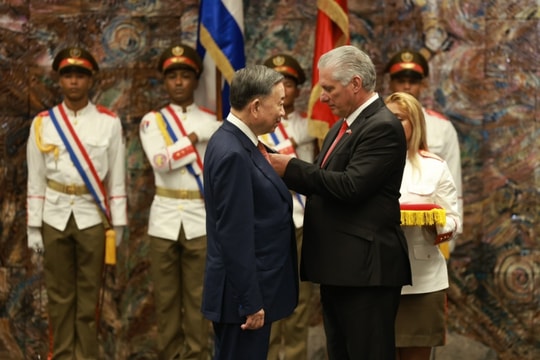 Tuyên bố chung Việt Nam - Cuba về tăng cường quan hệ đoàn kết truyền thống