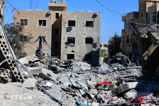Israel không kích trụ sở Hezbollah ở Liban