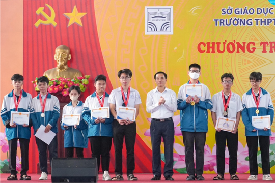 7 cá nhân ngành giáo dục và đào tạo Hải Dương được đề nghị tặng thưởng Huân chương Lao động hạng ba