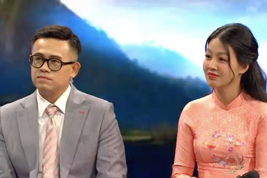 MC Hồng Nhung và Đức Bảo VTV cảm động trước lời kể của cô giáo vùng cao