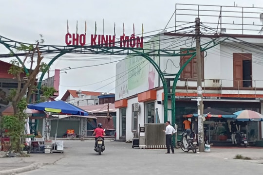 Xử phạt hành chính đối tượng gây mất an ninh trật tự tại chợ Kinh Môn